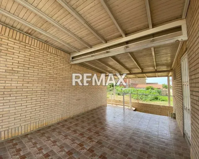 ¡GRAN OPORTUNIDAD COMERCIAL! EN VENTA CASA CON 430M² CON 8 HABITACIONES TIPO ESTUDIO, GALPÓN REFORZADO Y EXCELENTE UBICACIÓN RESIDENCIAL CERCA DEL MAR. ¡HAZ CRECER TU NEGOCIO HOY! - 11