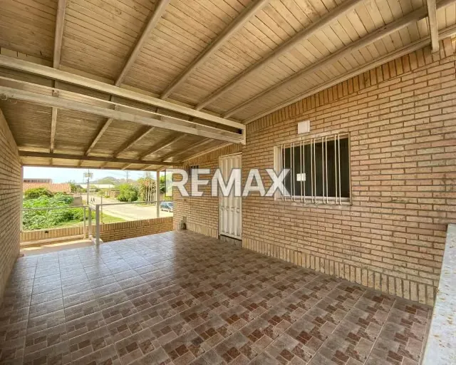 ¡GRAN OPORTUNIDAD COMERCIAL! EN VENTA CASA CON 430M² CON 8 HABITACIONES TIPO ESTUDIO, GALPÓN REFORZADO Y EXCELENTE UBICACIÓN RESIDENCIAL CERCA DEL MAR. ¡HAZ CRECER TU NEGOCIO HOY! - 10