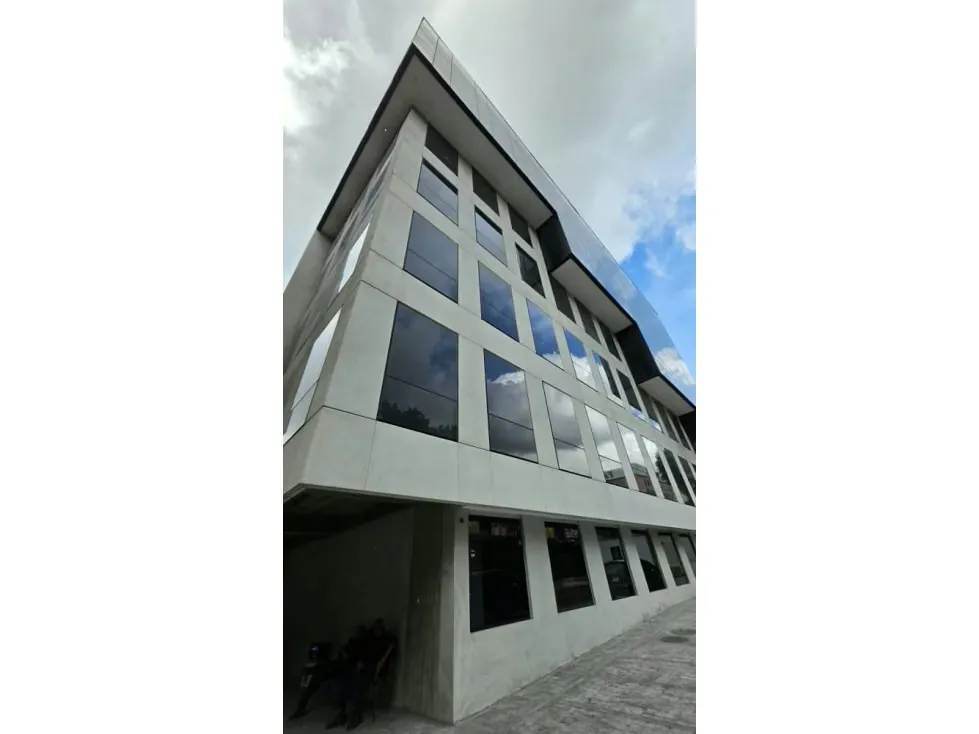 Se vende Edificio 8000m² Los Cortijos - 2