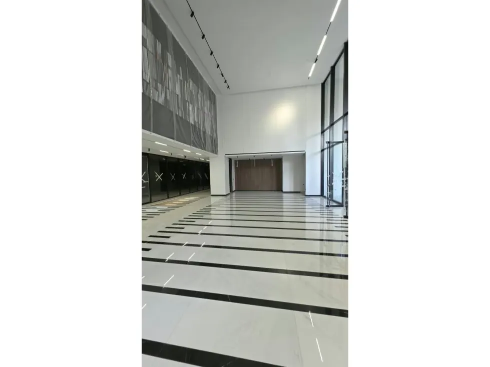 Se vende Edificio 8000m² Los Cortijos - 3