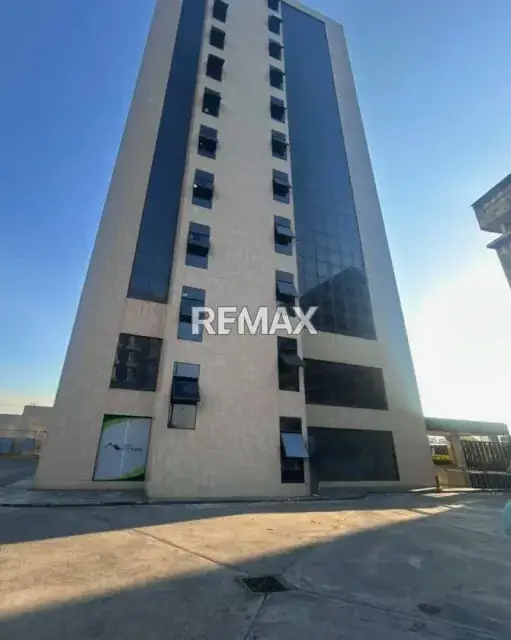En Venta Oficina en Obra Gris Ubicada en la prestigiosa Torre Financiera de Lara