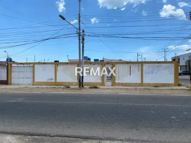 SE ALQUILA CASA EN PUERTA MARAVEN