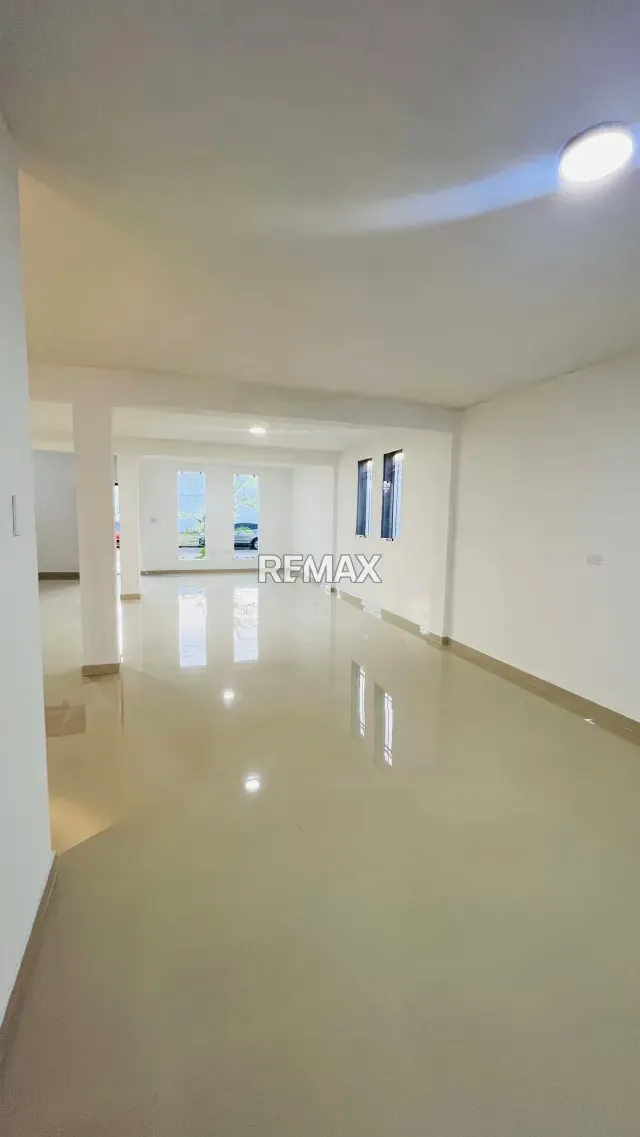 EN VENTA TOWN HOUSE MODERNO A ESTRENAR EN LA URBANIZACION LA ZARAGOZA, ARAURE - 4