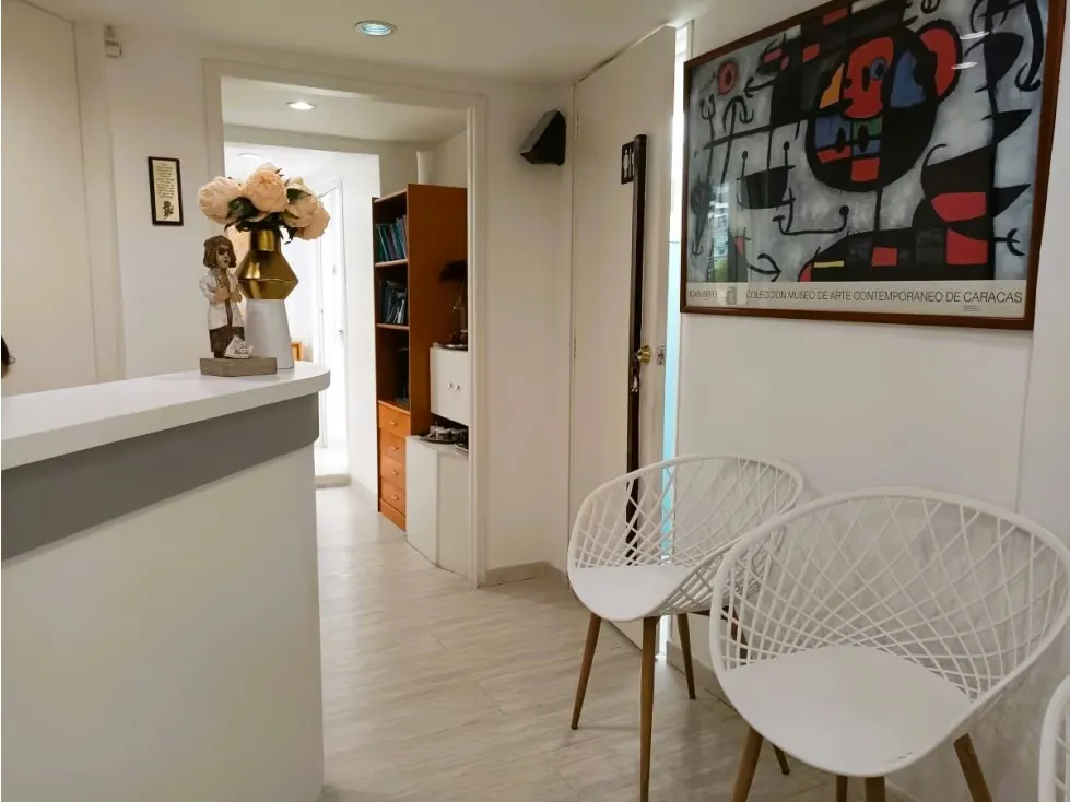 Vendo consultorio/fondo 65m2 Las Mercedes 6742 - 3