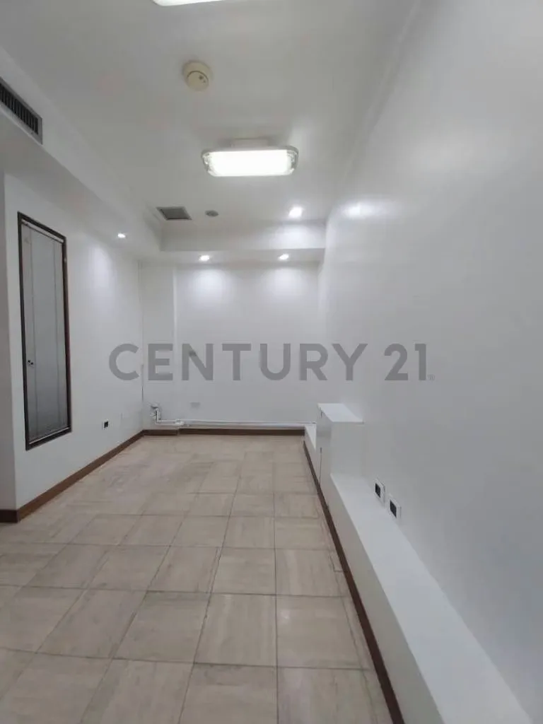 Alquiler de Consultorio Profesional al final de la Avenida Casanova - 6