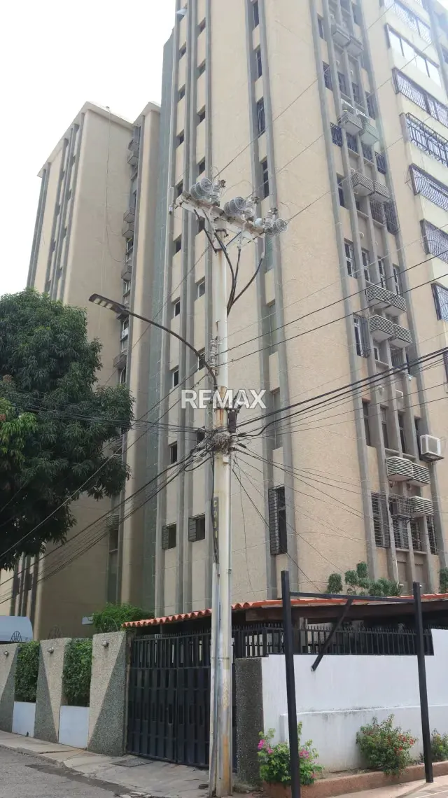 APARTAMENTO EN VENTA EDIF. JACKIE SEMI AMOBLADO - 15