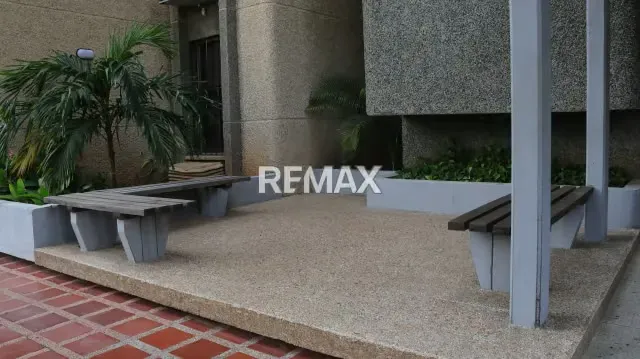 APARTAMENTO EN VENTA EDIF. JACKIE SEMI AMOBLADO - 4