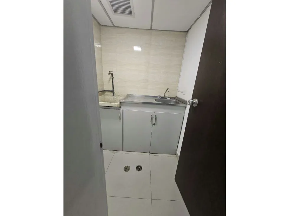 Alquilo edificio comercial triplex 580m2 Campo Claro 1131 - 19