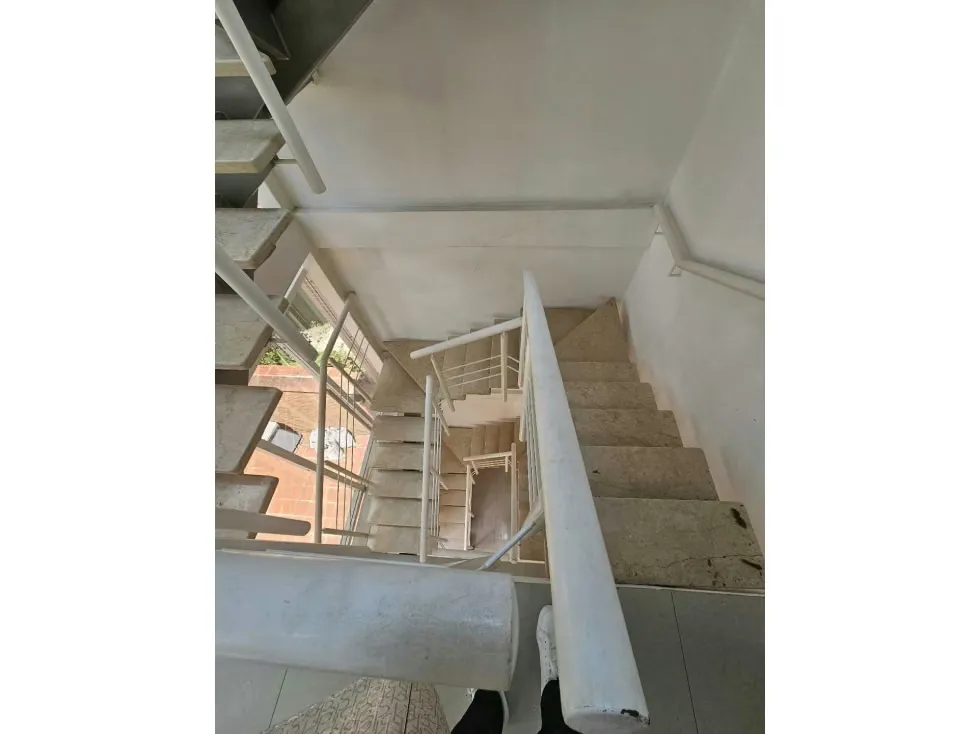 Alquilo edificio comercial triplex 580m2 Campo Claro 1131 - 3