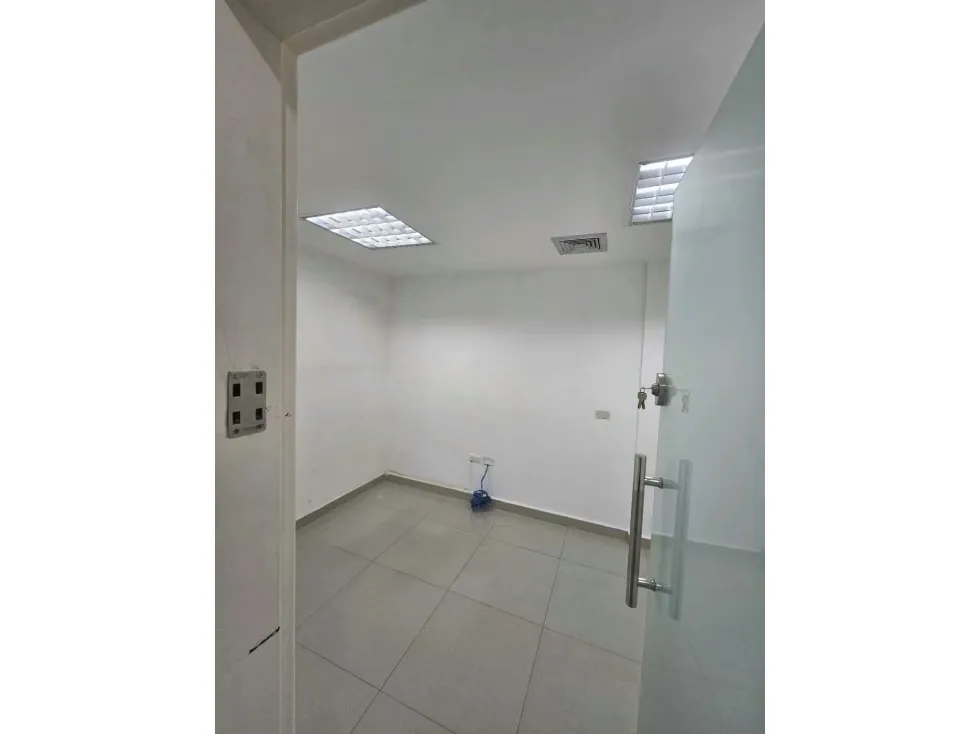 Alquilo edificio comercial triplex 580m2 Campo Claro 1131 - 9