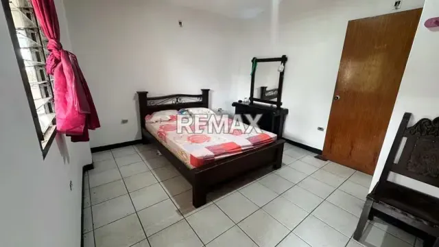 EN VENTA CASA DOBLE PROPÓSITO DE 2 NIVELES Pueblo nuevo av España - 2