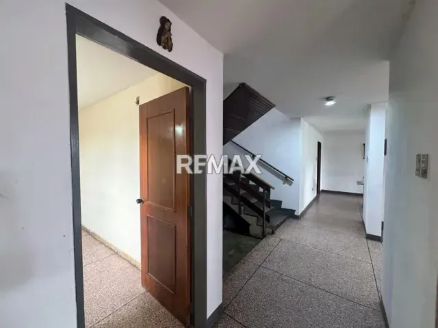 EN VENTA CASA DOBLE PROPÓSITO DE 2 NIVELES Pueblo nuevo av España - 8