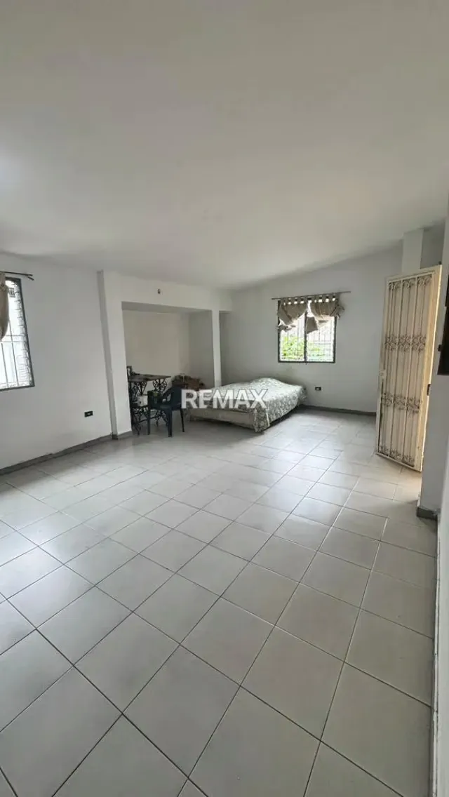 EN VENTA CASA DOBLE PROPÓSITO DE 2 NIVELES Pueblo nuevo av España - 9