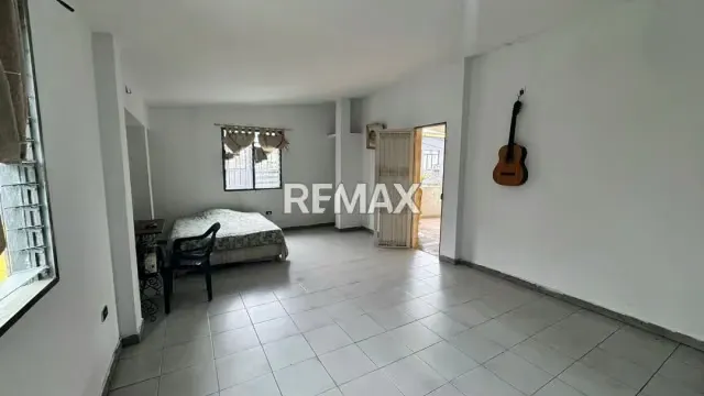 EN VENTA CASA DOBLE PROPÓSITO DE 2 NIVELES Pueblo nuevo av España - 10