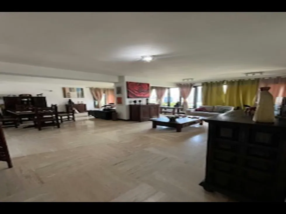 APARTAMENTO - LAS MERCEDES - 190 Mts2 - 3