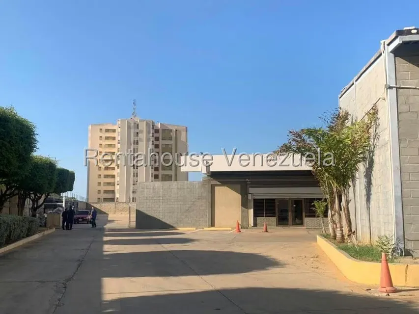 Local Comercial en Alquiler en Zona Norte, Zulia - 2