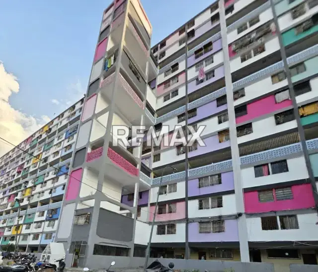 Apartamento para remodelar en el 23 de Enero La Sierra