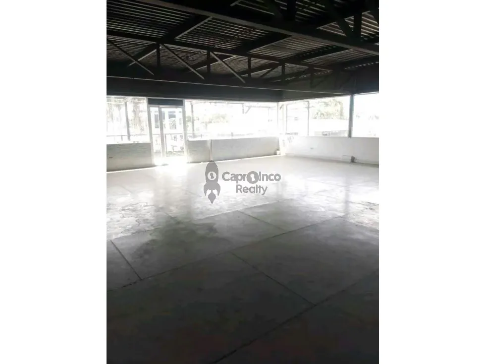 Local en Alquiler en el Viñedo 300m2 - 5