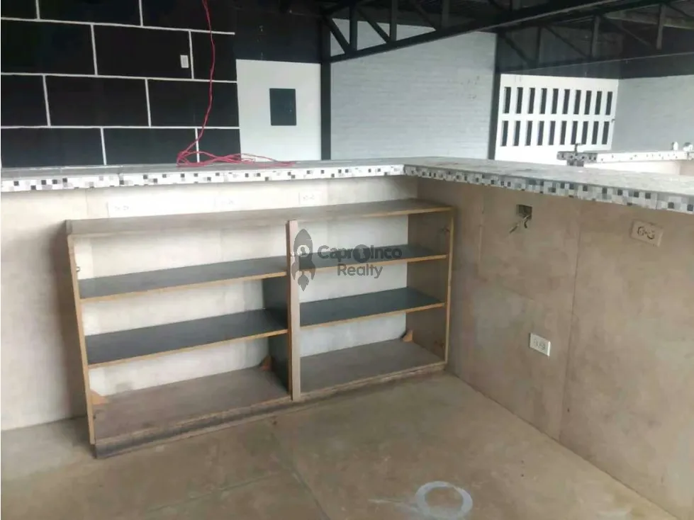 Local en Alquiler en el Viñedo 300m2 - 6