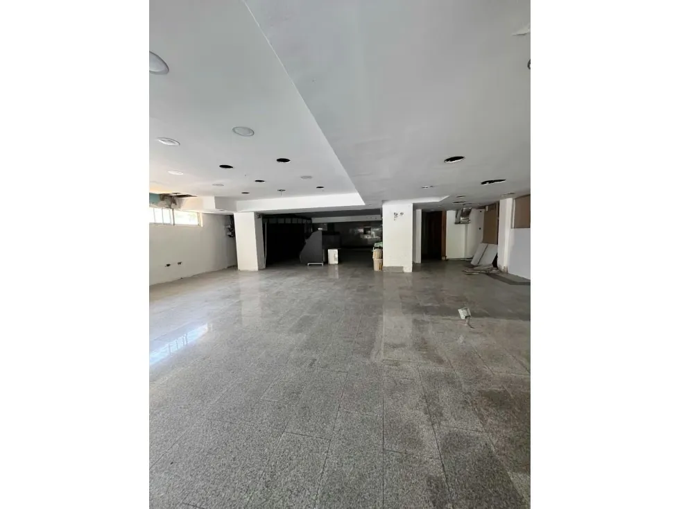 Alquiler Local comercial en Altamira - 2
