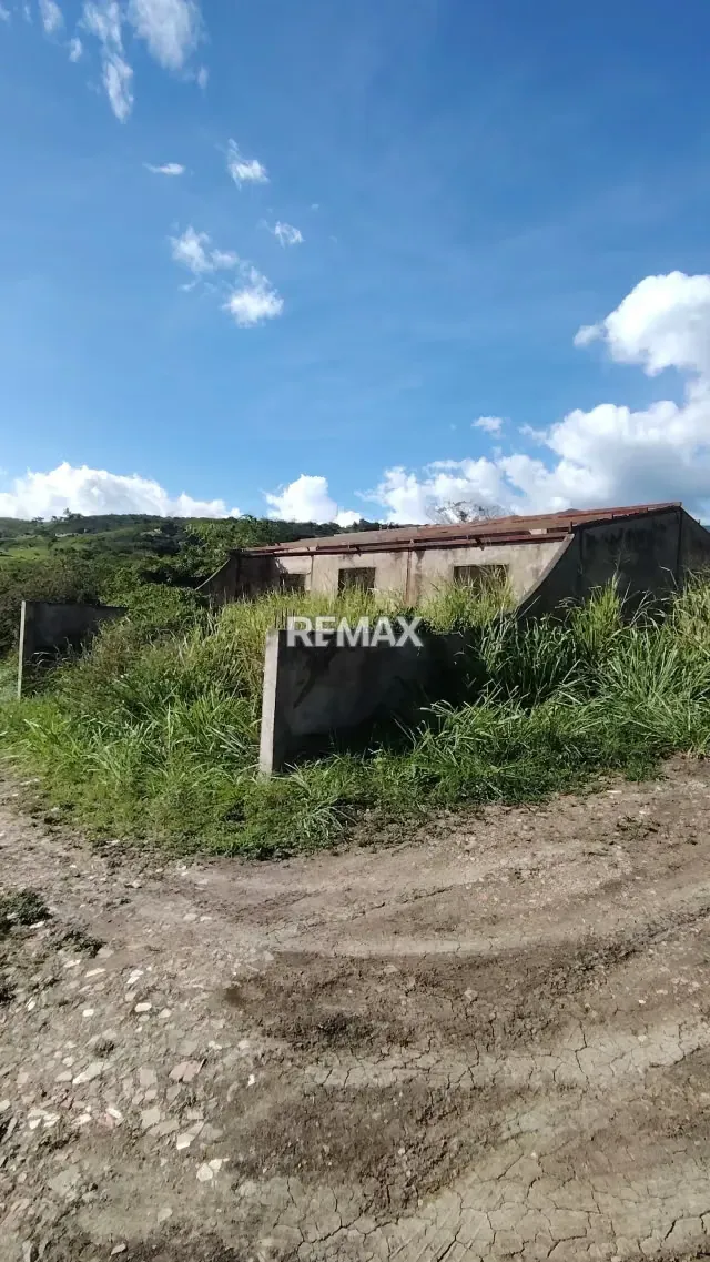 En Venta Parcela # 33 Ubicada en la Área urbana de Lobatera Municipio Lobatera Estado Tachira - 5