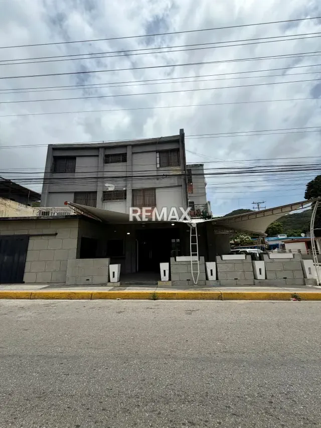 SE VENDE LOCAL COMERCIAL EN PUERTO CABELLO. - 3
