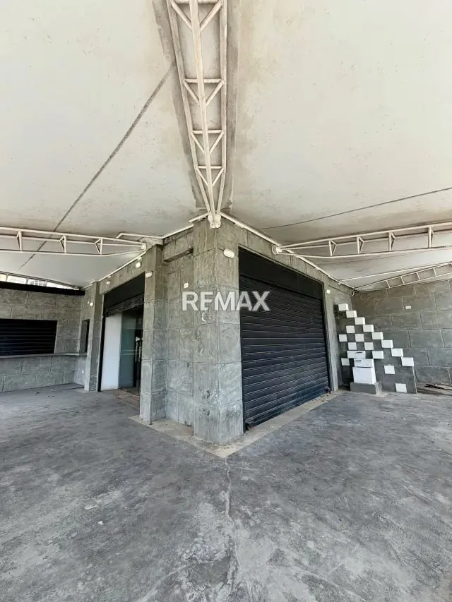 SE VENDE LOCAL COMERCIAL EN PUERTO CABELLO. - 5
