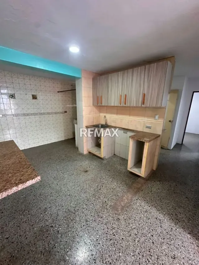En Venta Amplio Apartamento por Inversion al Oeste de Barquisimeto Urbanizacion El Obelisco - 12