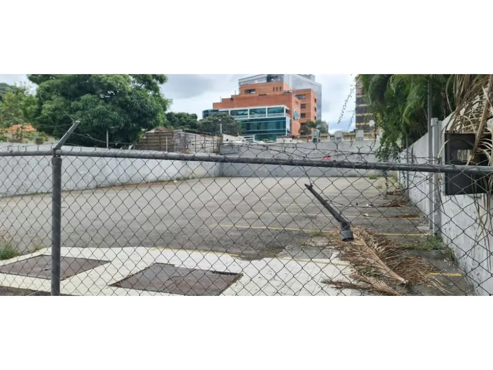 Vendo local 800m2 Las Mercedes 5944 - 5