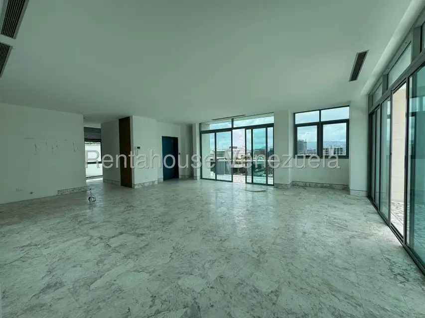 Apartamento (Duplex) en Venta en La Castellana, Distrito Metropolitano - 2