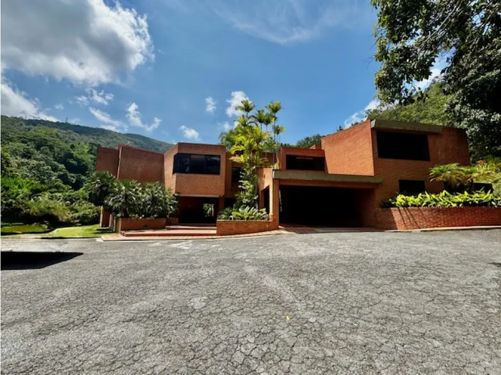 Ofrezco en venta ESPECTACULAR casa en Los Secaderos de LA TRINIDAD