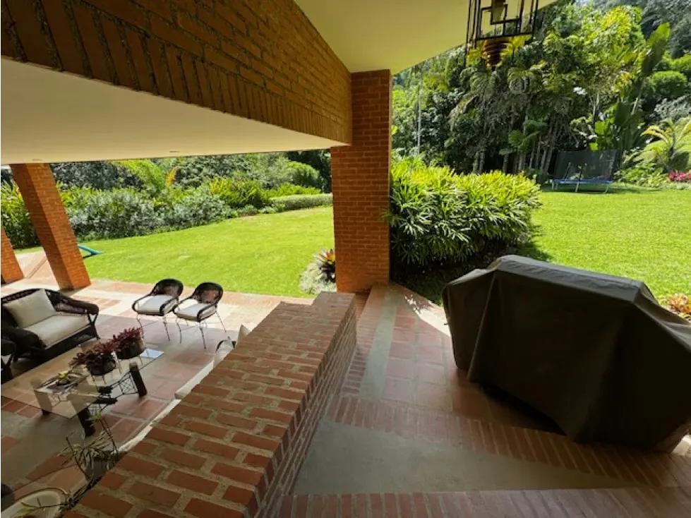 Ofrezco en venta ESPECTACULAR casa en Los Secaderos de LA TRINIDAD - 3