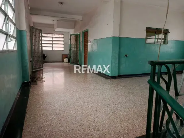 VENDO EDIFICIO COMERCIAL EN ZONA ESTE BARQUISIMETO - 8