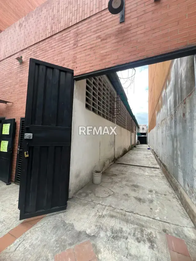 Alquiler Oportunidad Comercial en Plena Zona Centro!