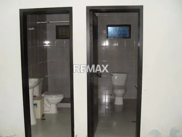 Alquiler Oportunidad Comercial en Plena Zona Centro! - 12