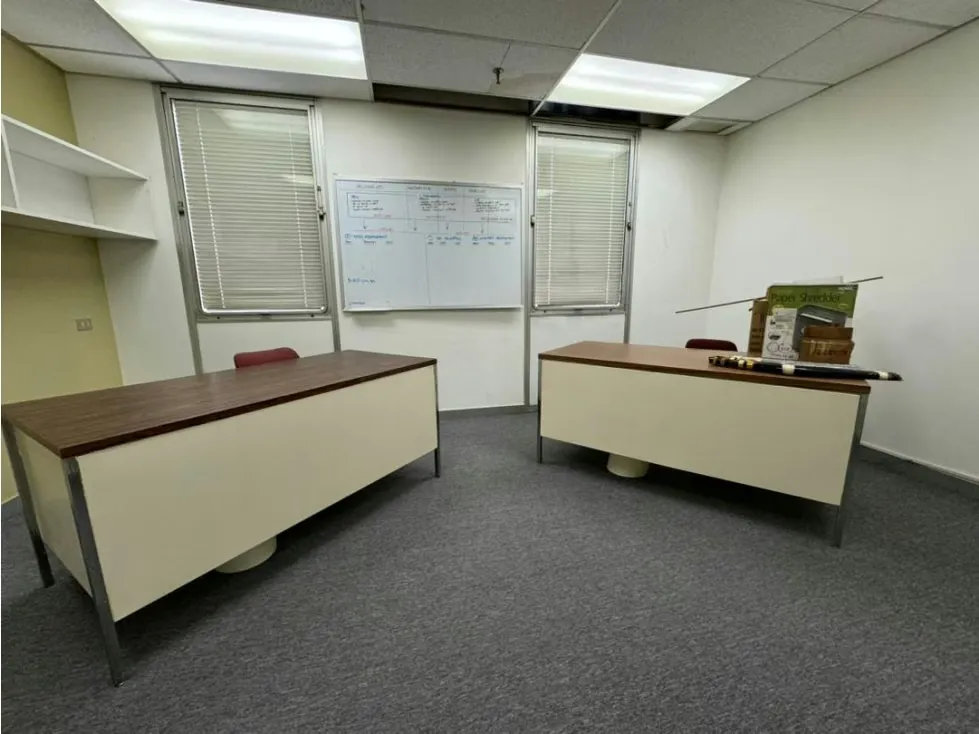 Se VENDE Lujosa Ofc-138m²-6p.trabajo-2Ofc.+Recp.-El Rosal-RC - 9