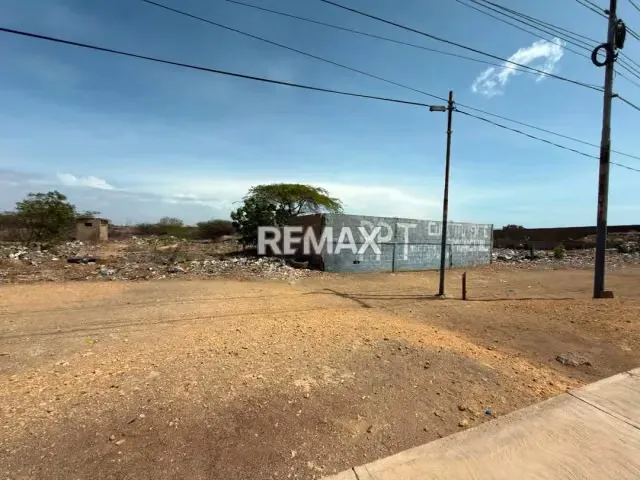 Terreno con excelente Ubicacion en Venta - 2