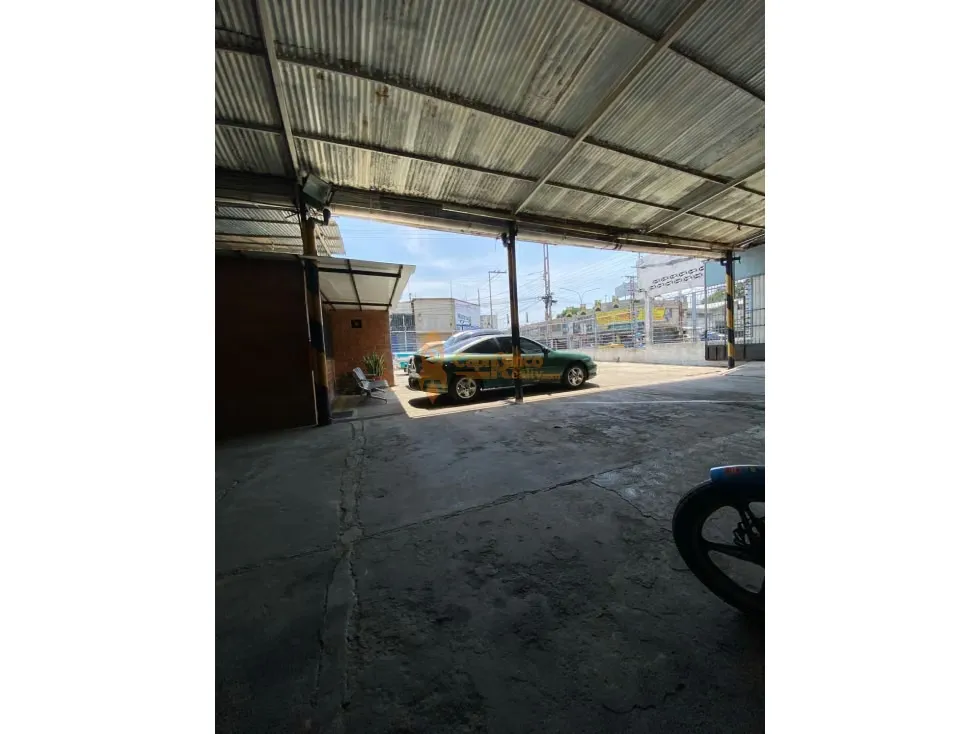 VENTA DE LOCAL COMERCIAL EN AVENIDA ARANZAZU - 16