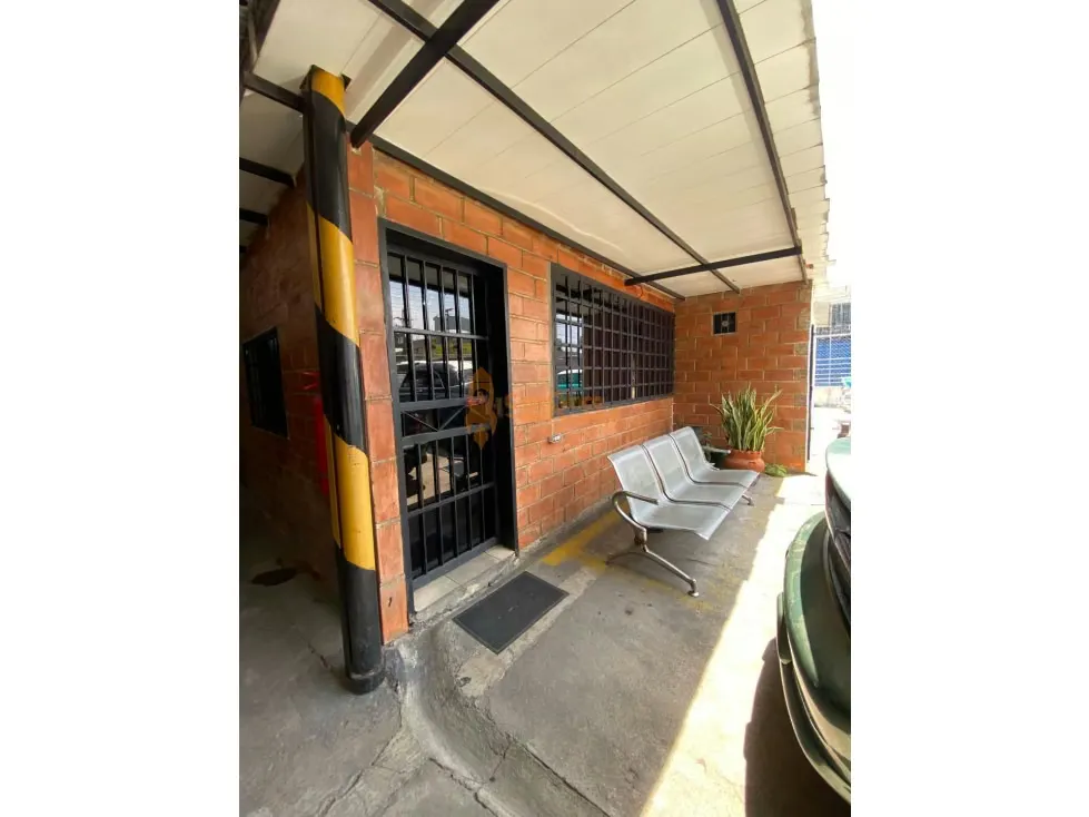 VENTA DE LOCAL COMERCIAL EN AVENIDA ARANZAZU - 5