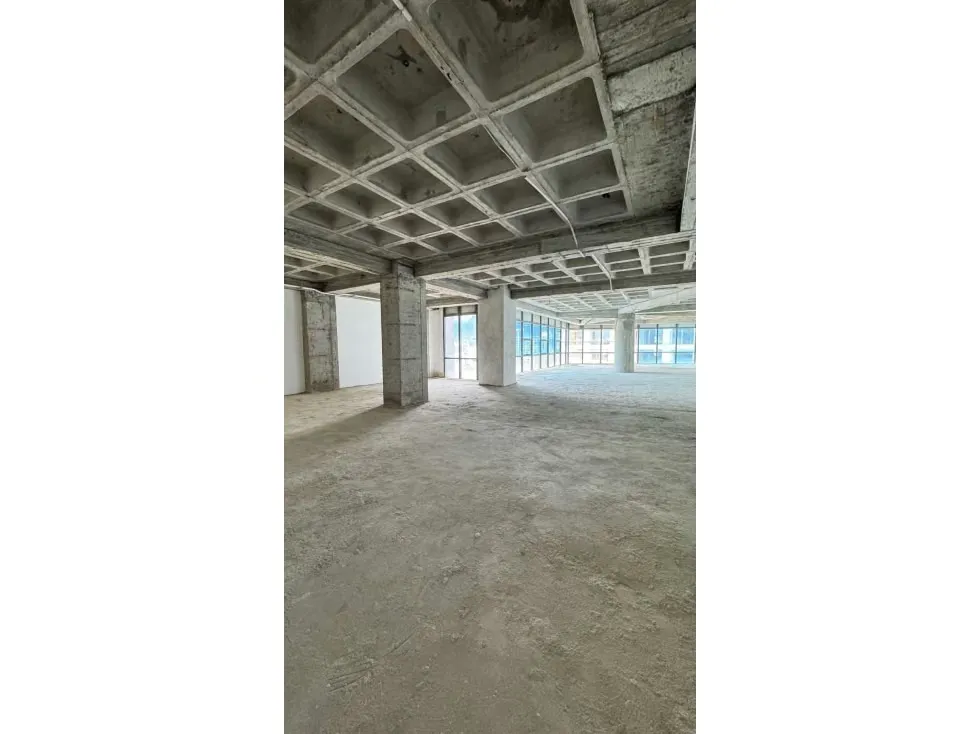Se vende oficina 255,08m2 Urb Las Mercedes