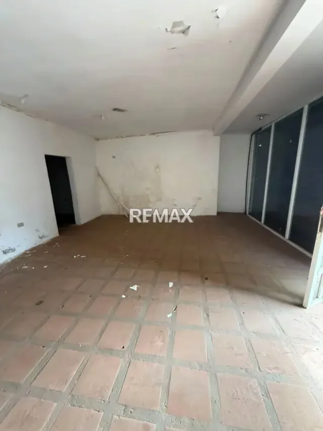 Esquina Comercial , sector 18 de octubre - 11