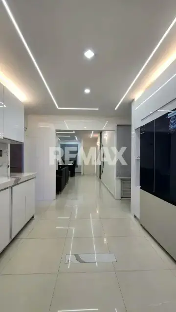 SE VENDE CASA EN URB. TERRAZAS DEL NORTE, SECTOR TIPURO.