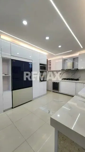 SE VENDE CASA EN URB. TERRAZAS DEL NORTE, SECTOR TIPURO. - 4