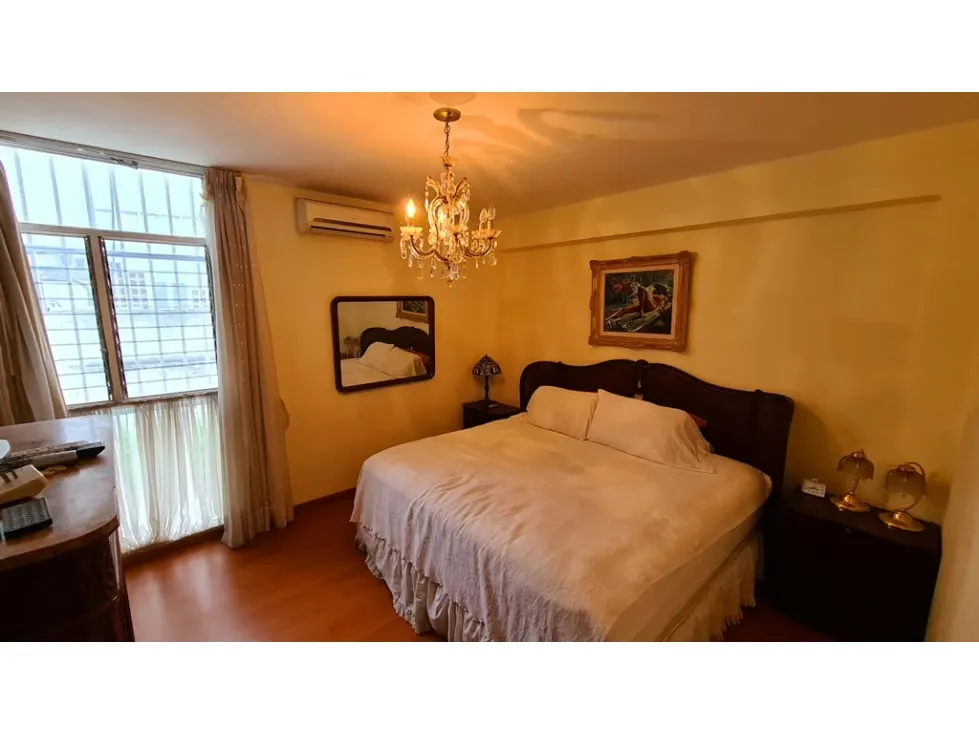 En Venta Edificio de 3 Pisos en Altamira, Chacao (norte) - Caracas - 24