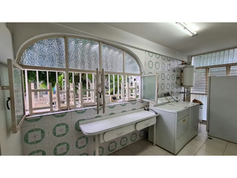 En Venta Edificio de 3 Pisos en Altamira, Chacao (norte) - Caracas - 29