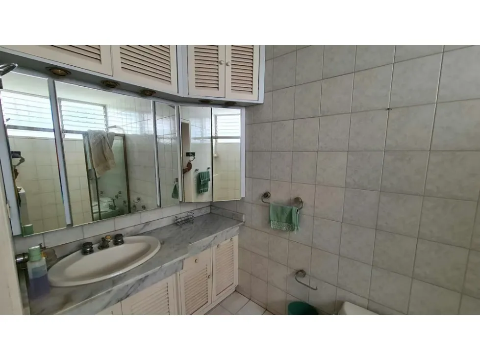 En Venta Edificio de 3 Pisos en Altamira, Chacao (norte) - Caracas - 30