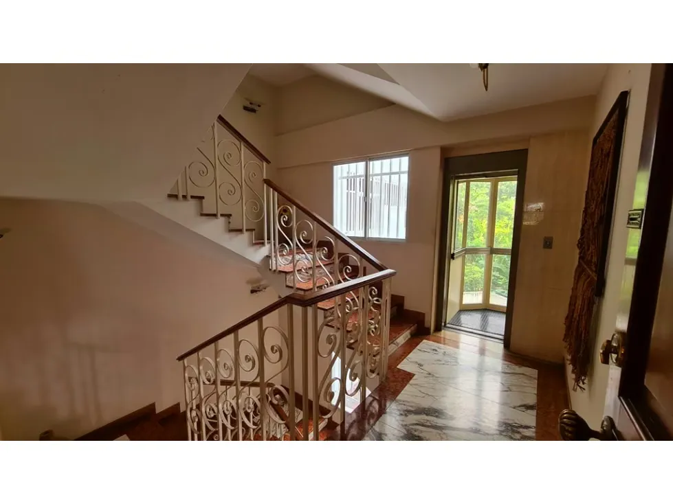En Venta Edificio de 3 Pisos en Altamira, Chacao (norte) - Caracas - 33