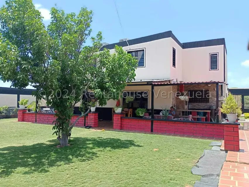 Casa (Multipes Niveles) en Alquiler en Los Taques, Falcon - 4