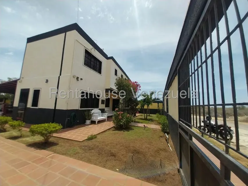 Casa (Multipes Niveles) en Alquiler en Los Taques, Falcon - 37