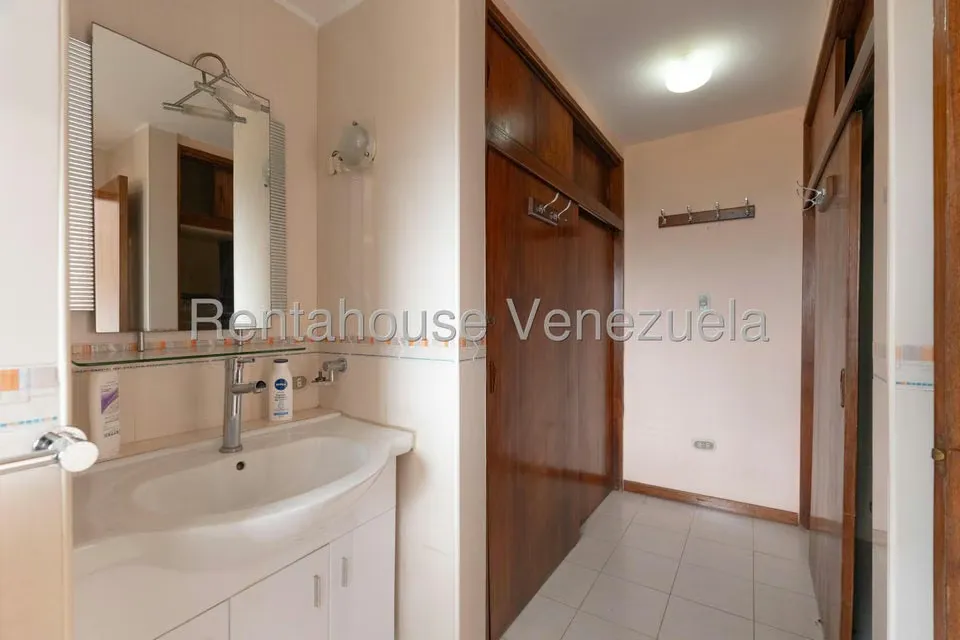 Casa (Multipes Niveles) en Venta en Alto Prado, Distrito Metropolitano - 40